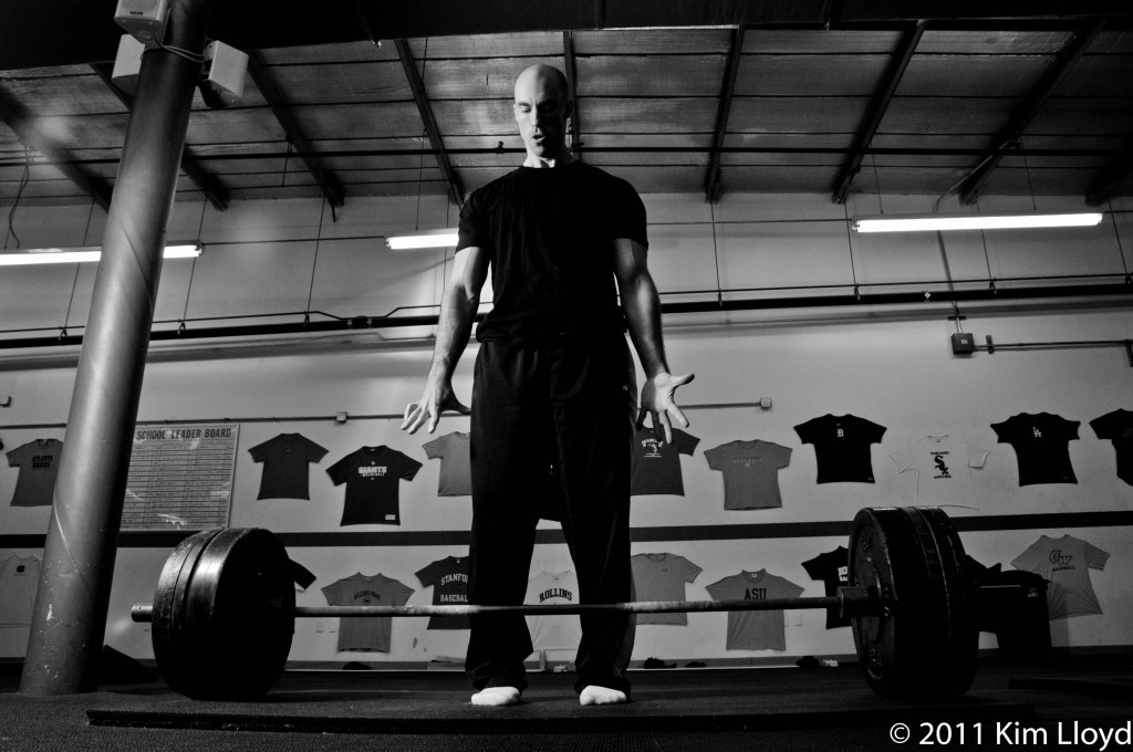 Deadlift-Black-and-White-Attempt-1024x680